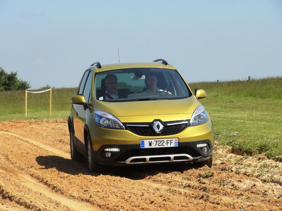  Renault Scenic XMod 2013 года  (WW) (фото 24 из 27)
